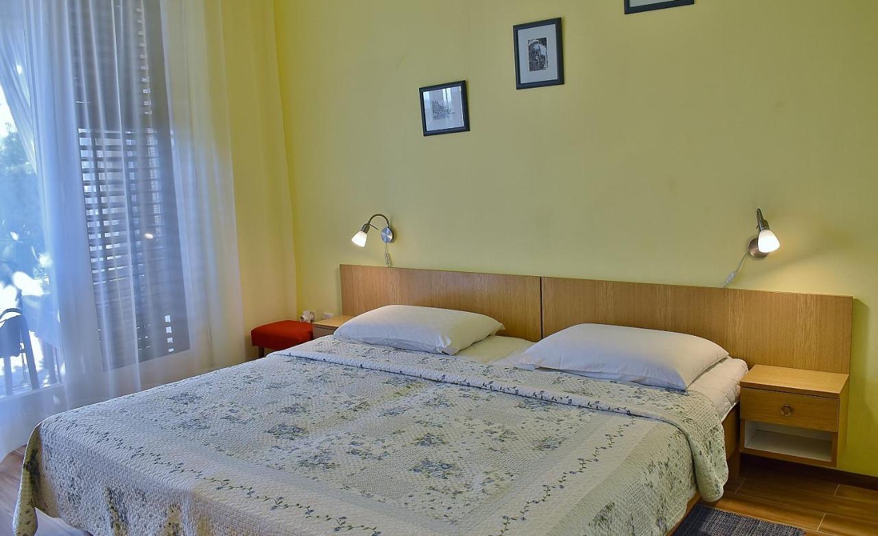 Apartments Zenko Rab Town Exterior photo