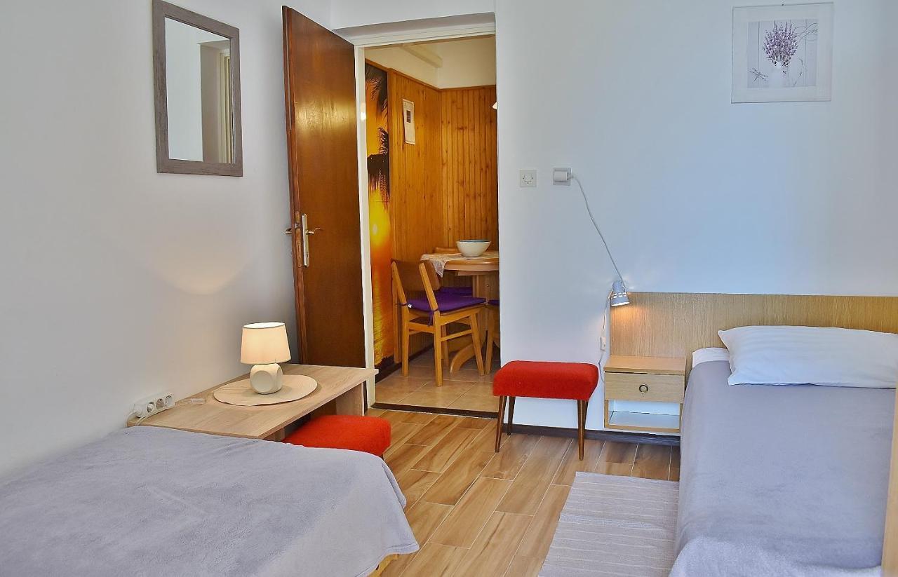 Apartments Zenko Rab Town Exterior photo