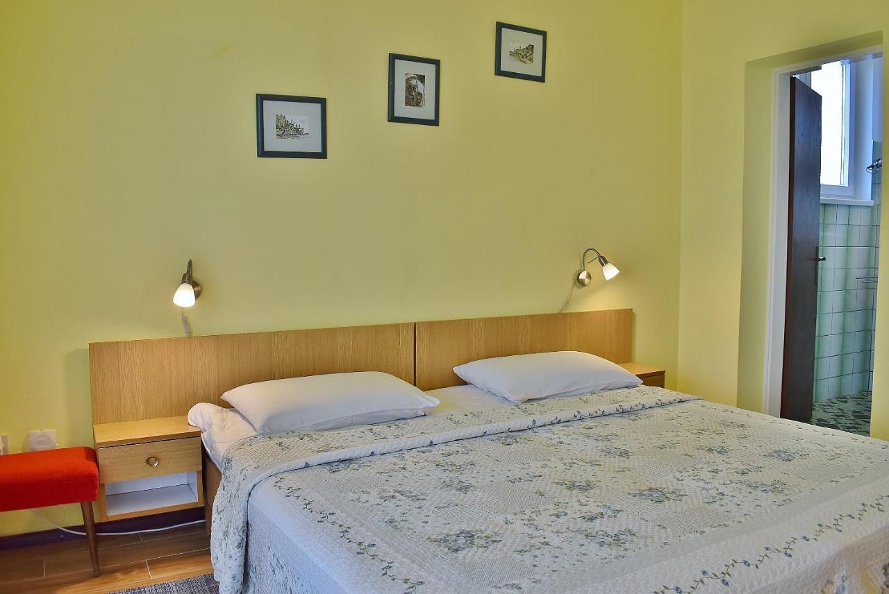 Apartments Zenko Rab Town Exterior photo